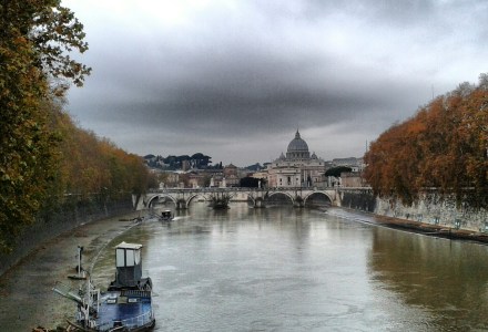 Vista dal Ponte Umberto I a Roma il 10 dicembre 2012.