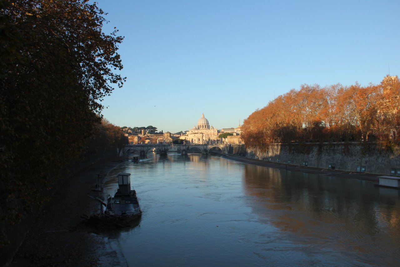 Vista dal Ponte Umberto I a Roma il 19 dicembre 2012