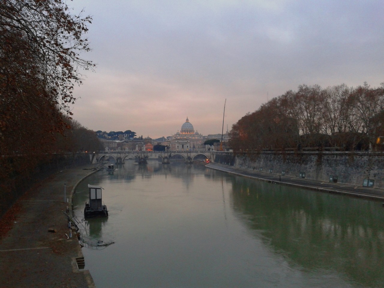Vista dal Ponte Umberto Primo a Roma il 10 gennaio 2013.