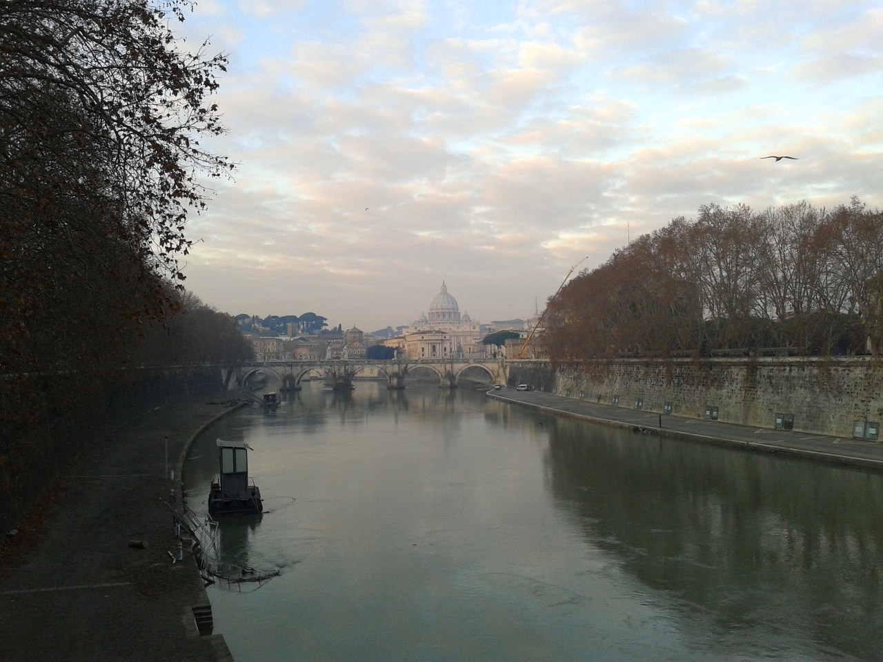 Vista dal Ponte Umberto I a Roma il 9 gennaio 2013
